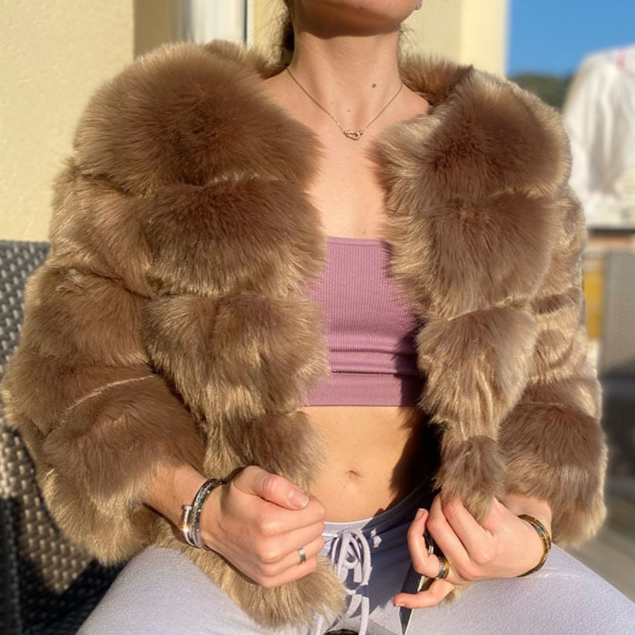 Lana Pelzmantel