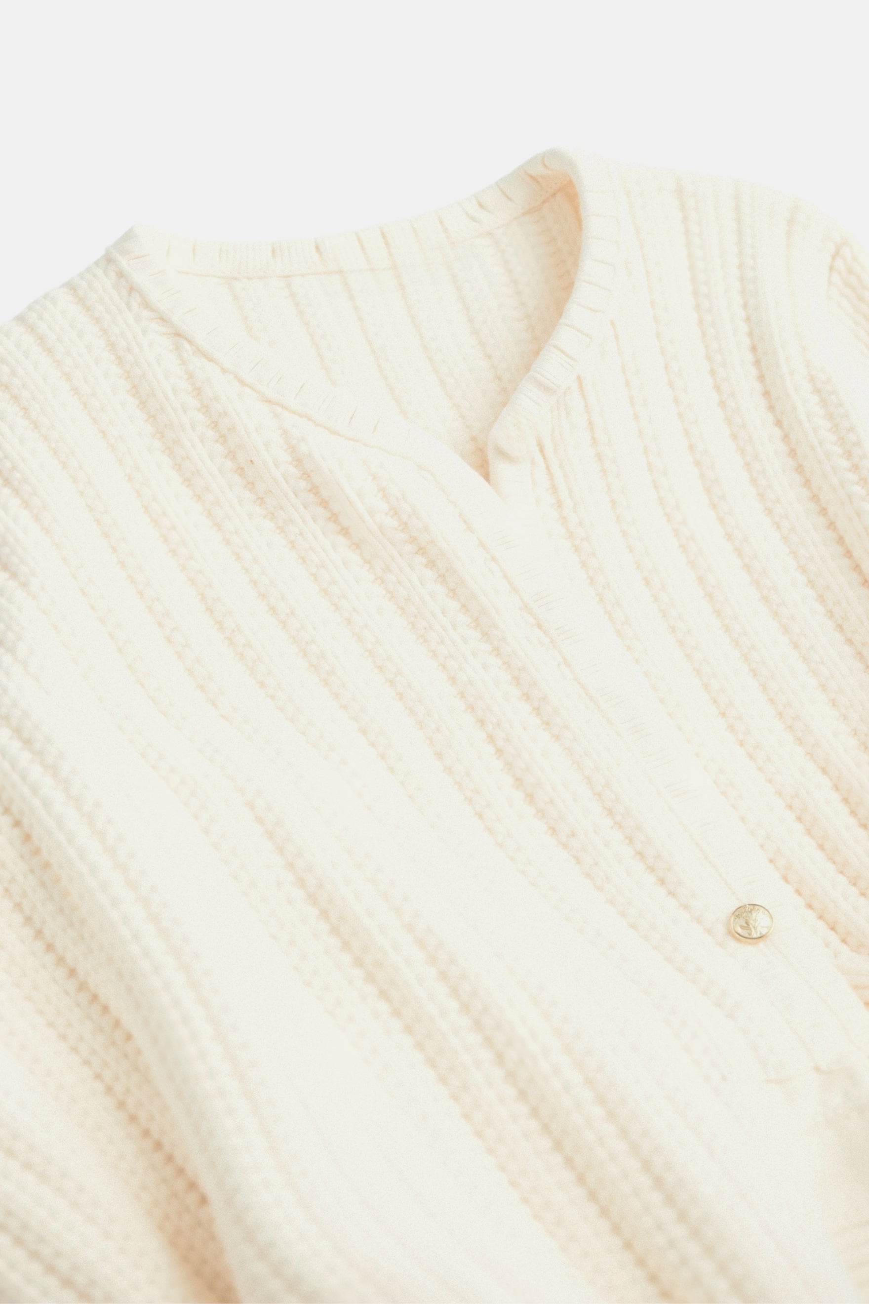 Alter Geld Gestrickter Wollknopf Pullover