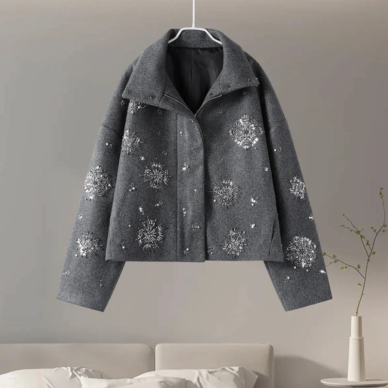 Bestickter Lockerer Mantel