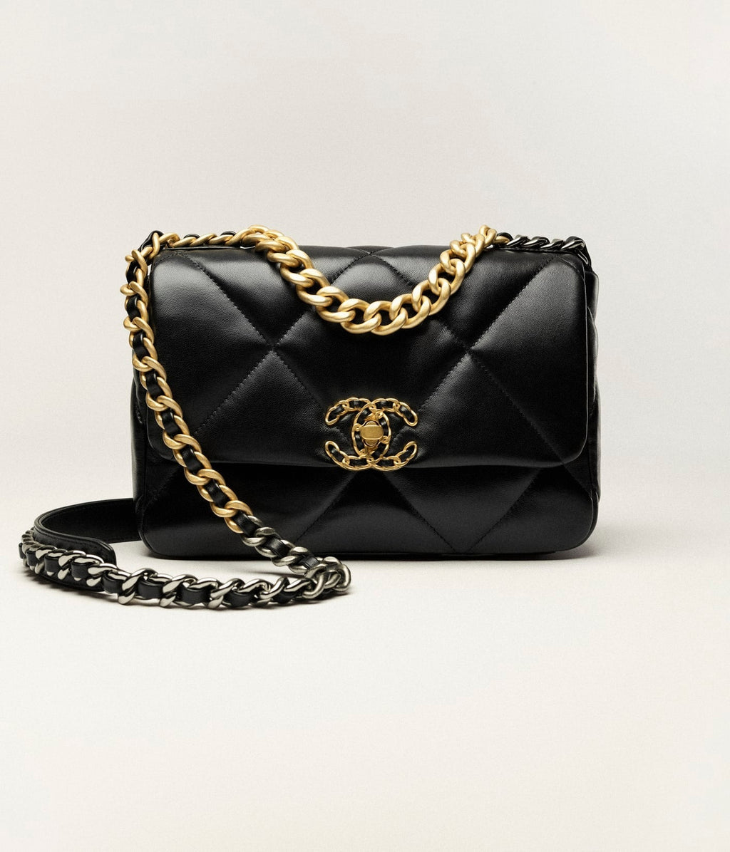 CHANEL 19 BAG