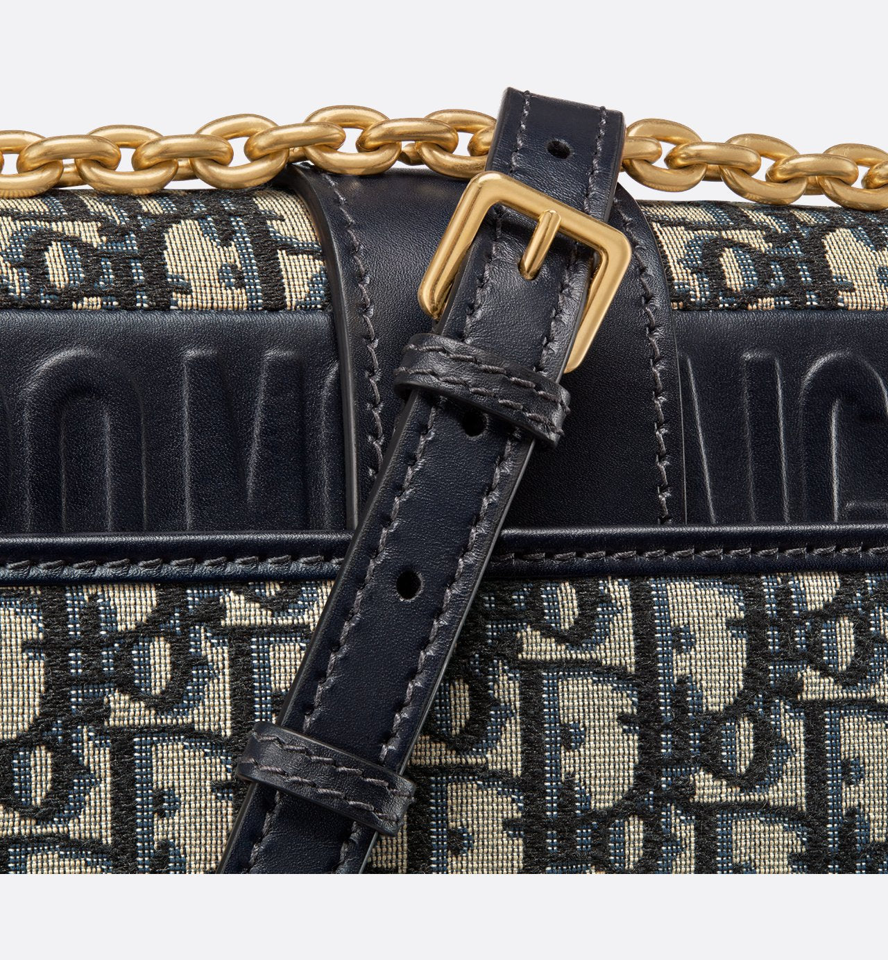 30 Montaigne Chain Bag