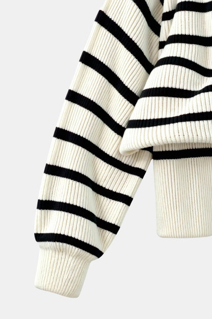 Eleganter schwerer gestreifter Pullover mit Viertel-Reißverschluss und Kragen