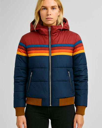 Audrina - Damenjacke aus wasserdichtem Material mit Kapuze und tailliertem Schnitt