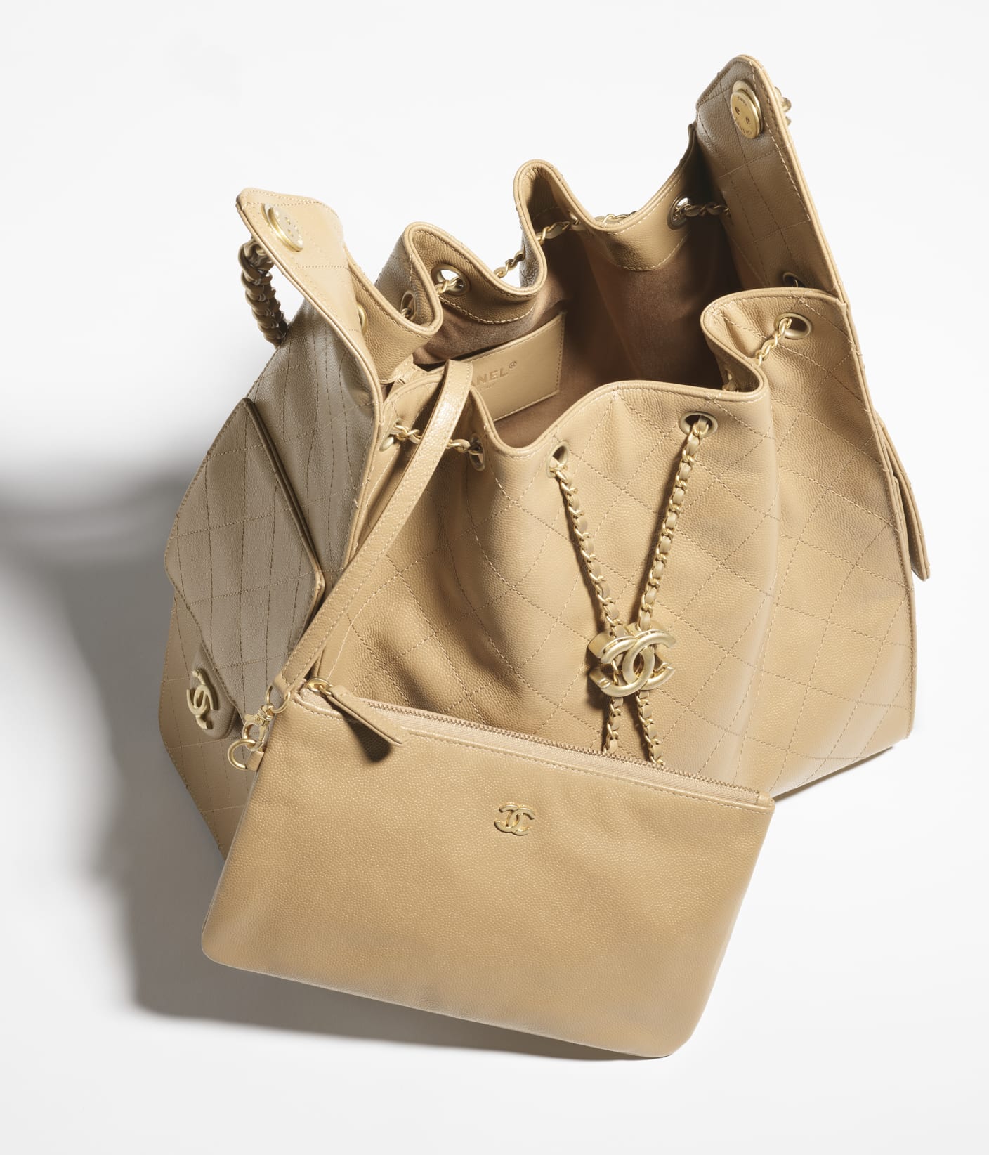 MEDIUM CHANEL 25 BAG