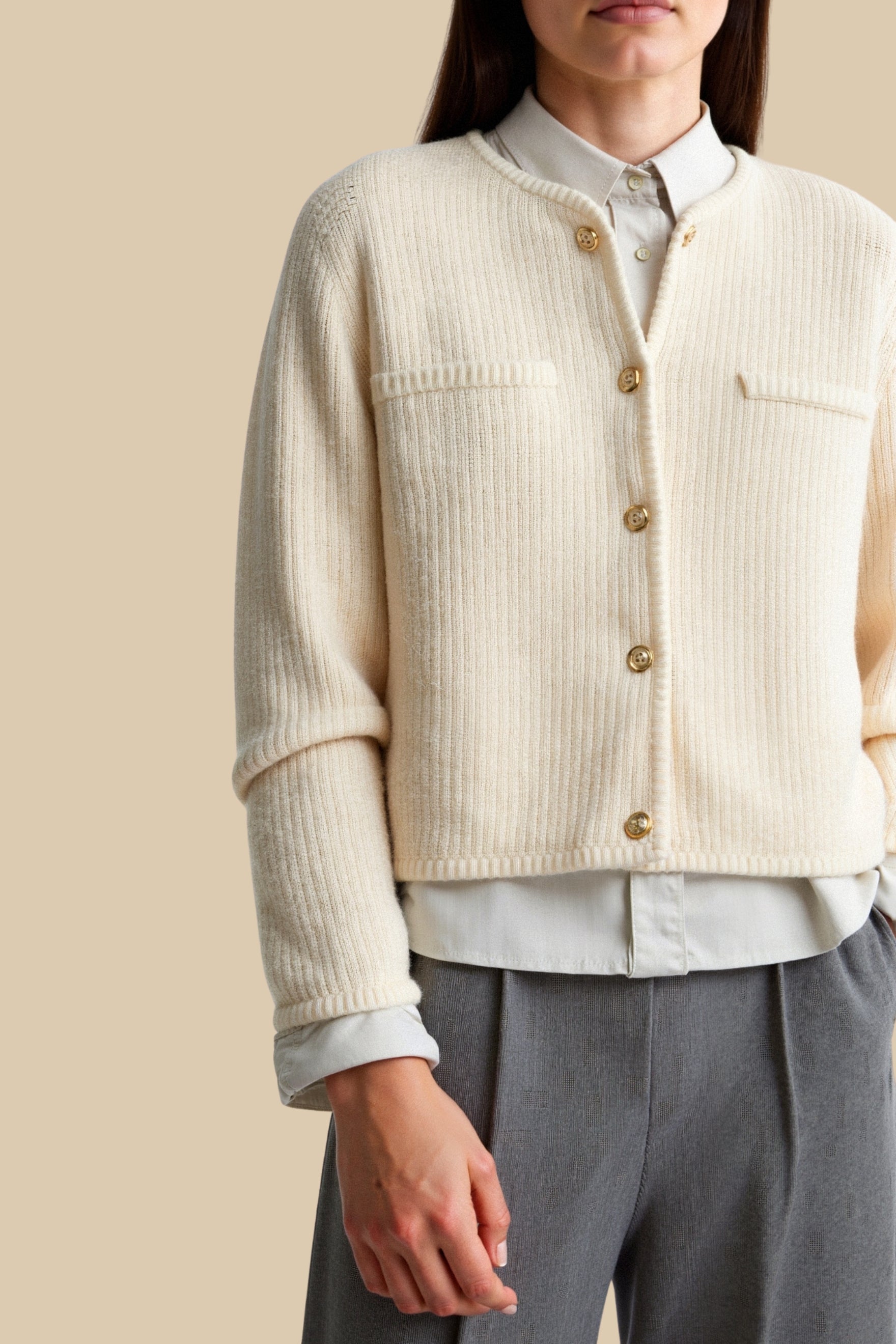 Alter Geld Gestrickter Wollknopf Pullover