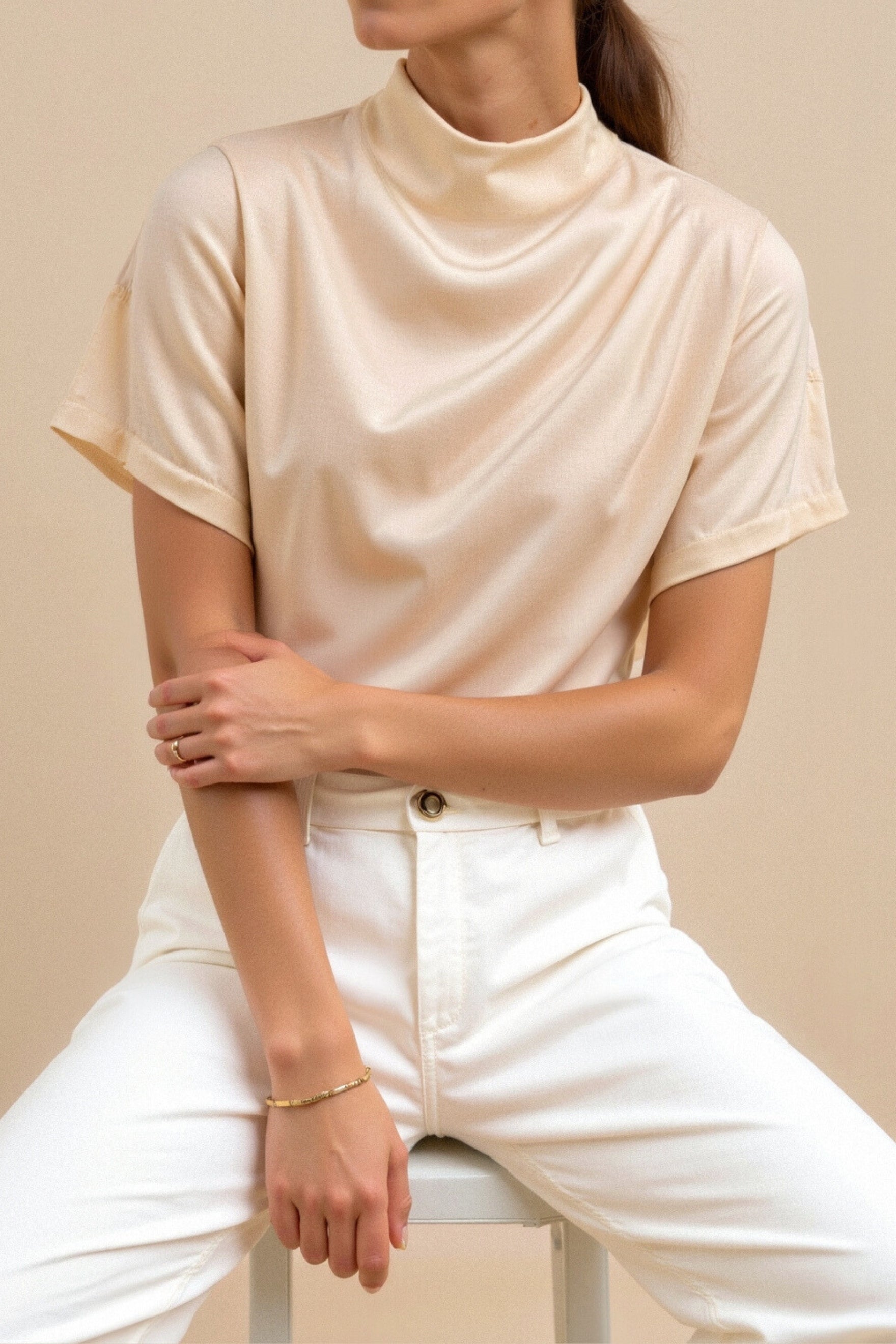 Old Money Plain Premium Solid Pleated Mock Neck Bluse