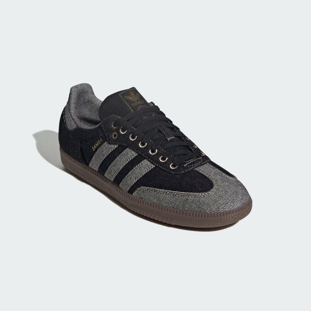 Gazelle Indoor Navy Gum