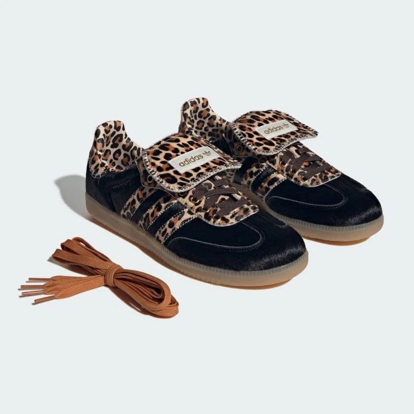 Gazelle Indoor Leopard Black