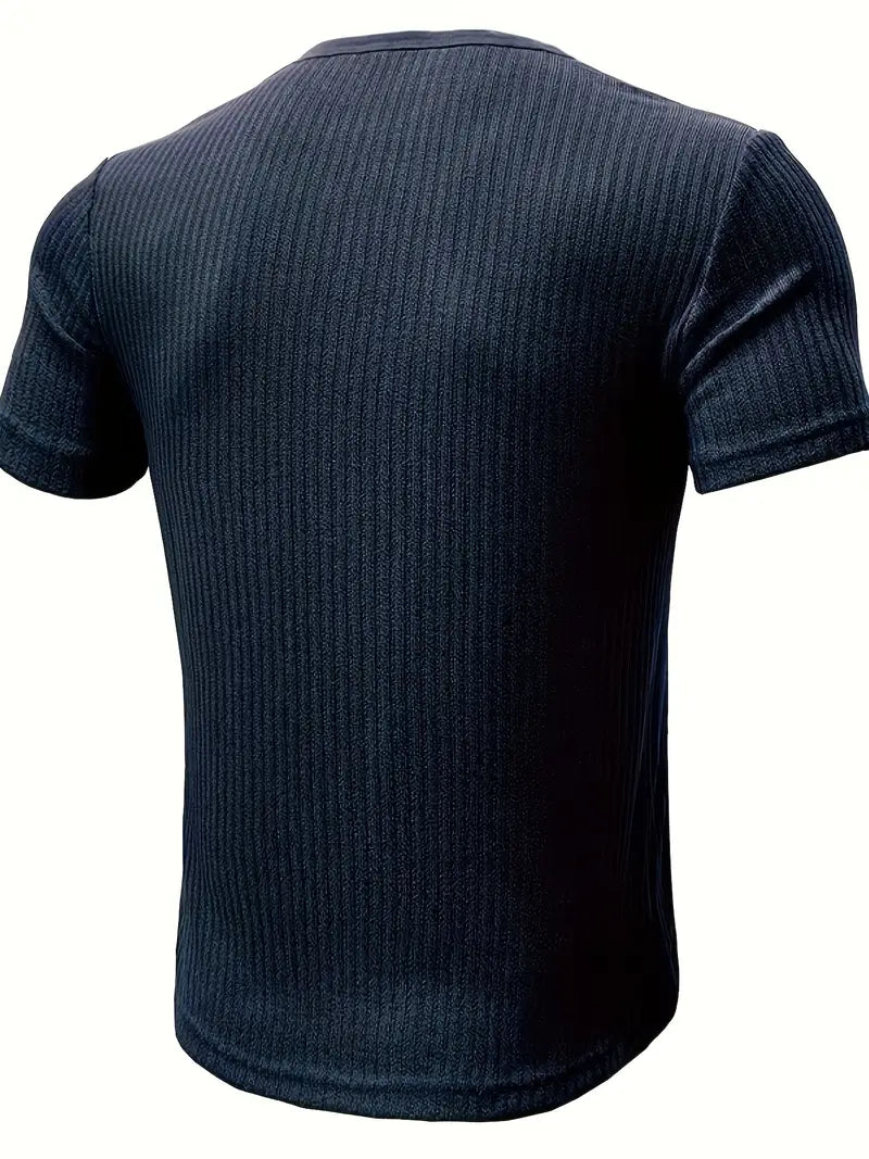 T-Shirt con Motivo Elegante